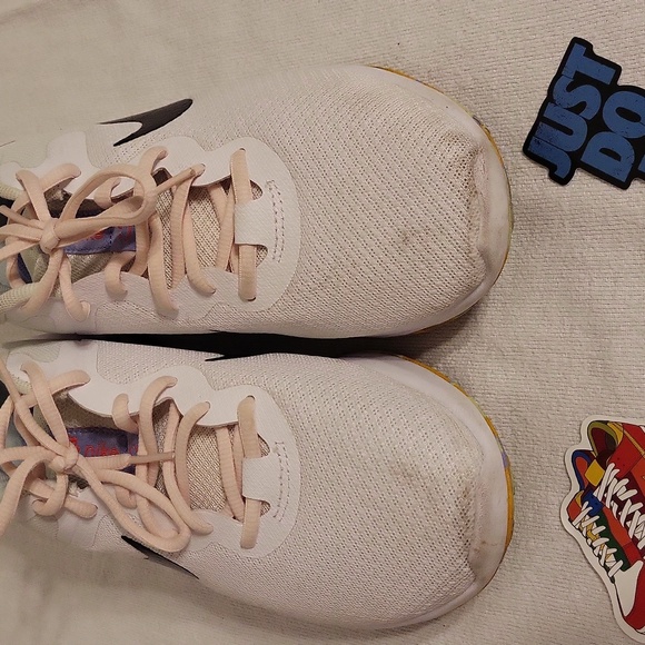 Nike  size 8.5 WMNS Revolution 6 NN PRM Running Shoes White Women  D09475-100 - Picture 8 of 16